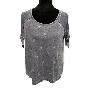 Jane and Delancey Cold Shoulder Star Shirt size medium